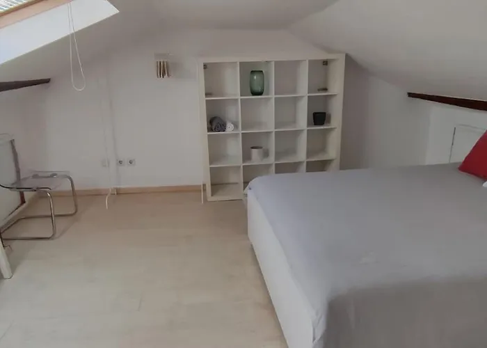 Quarto Aconchegante Com Varanda E Vista No Chiado