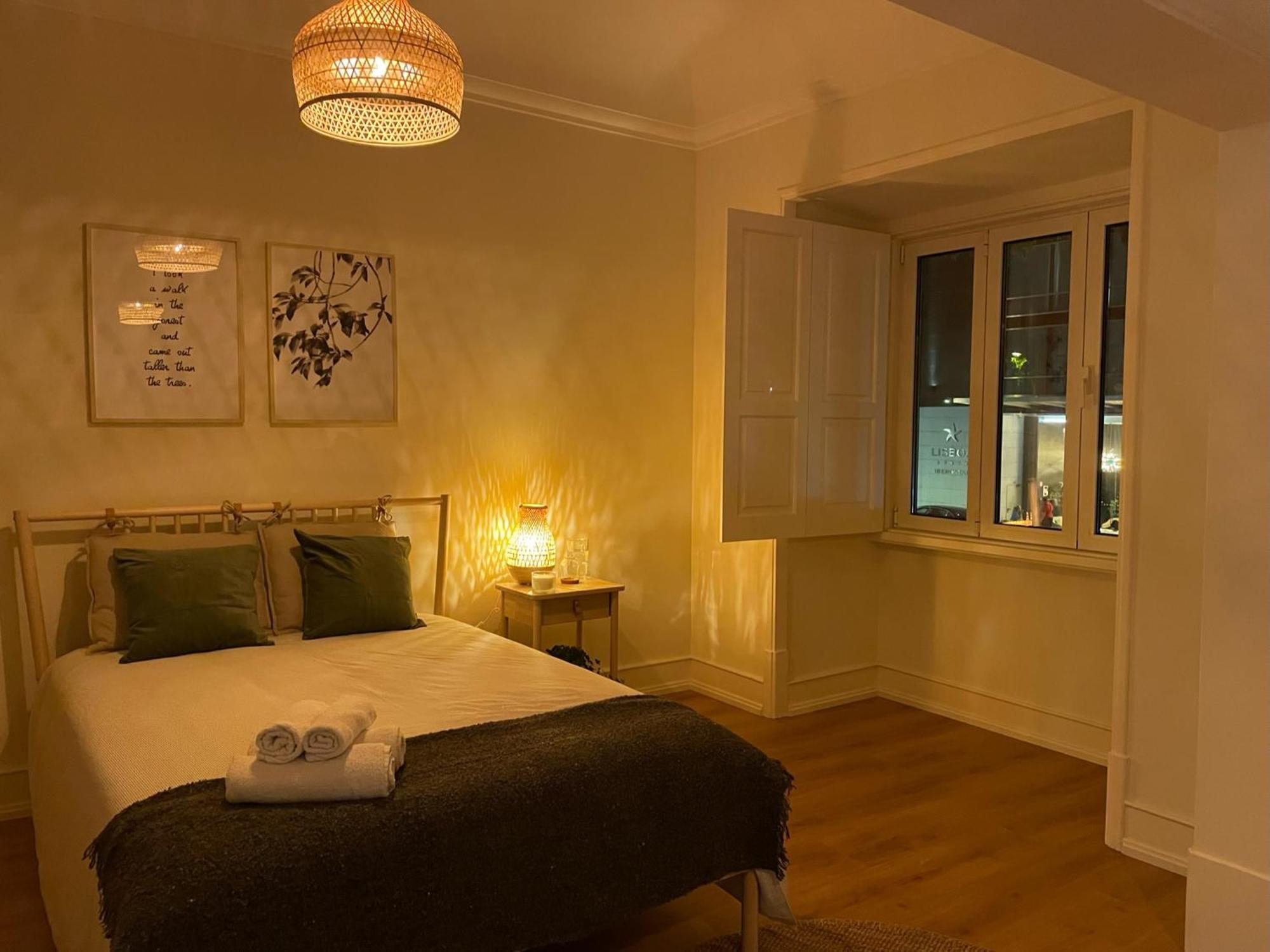 Quarto Aconchegante Com Varanda E Vista No Chiado *