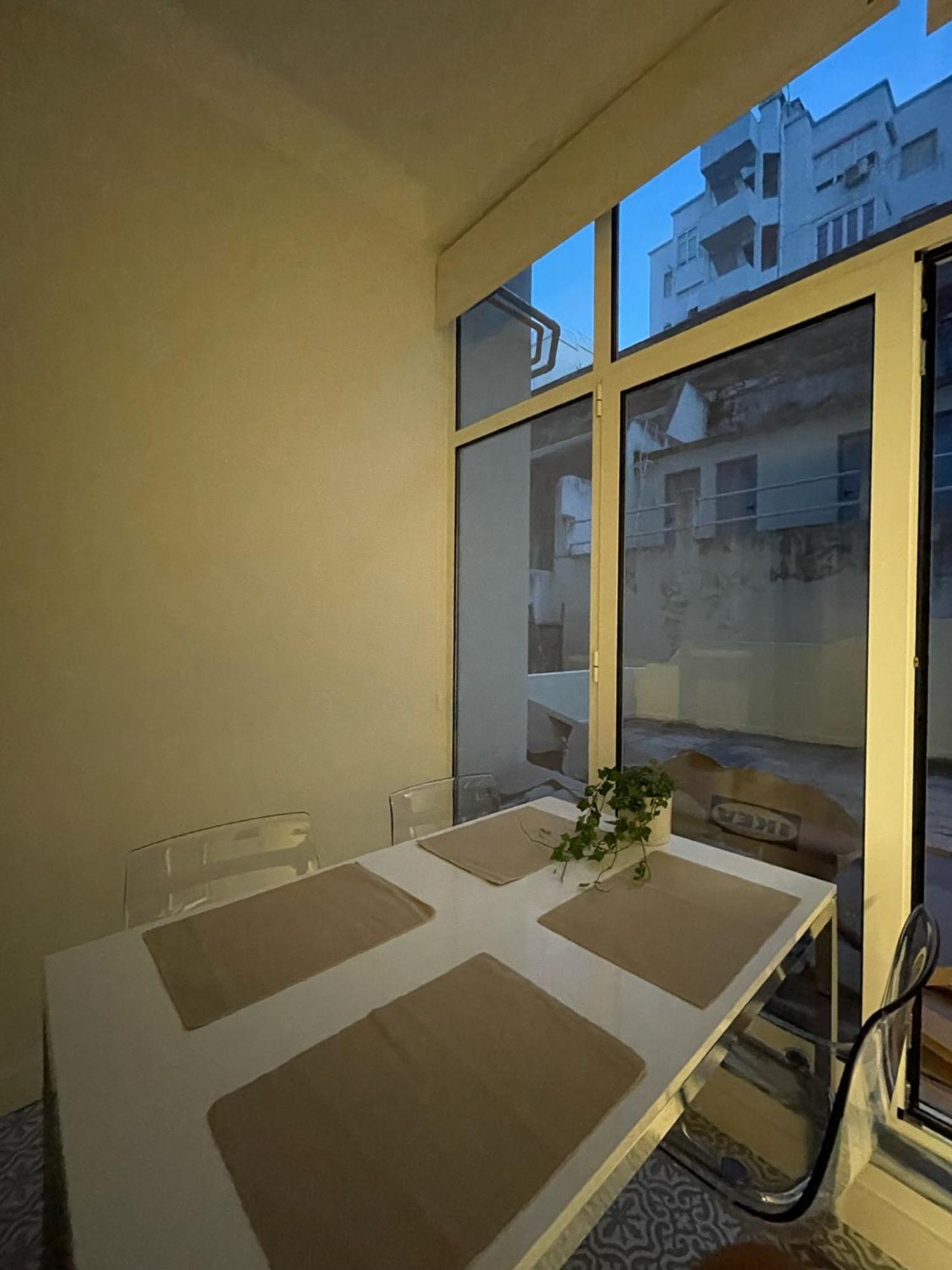Quarto Aconchegante Com Varanda E Vista No Chiado Lisboa