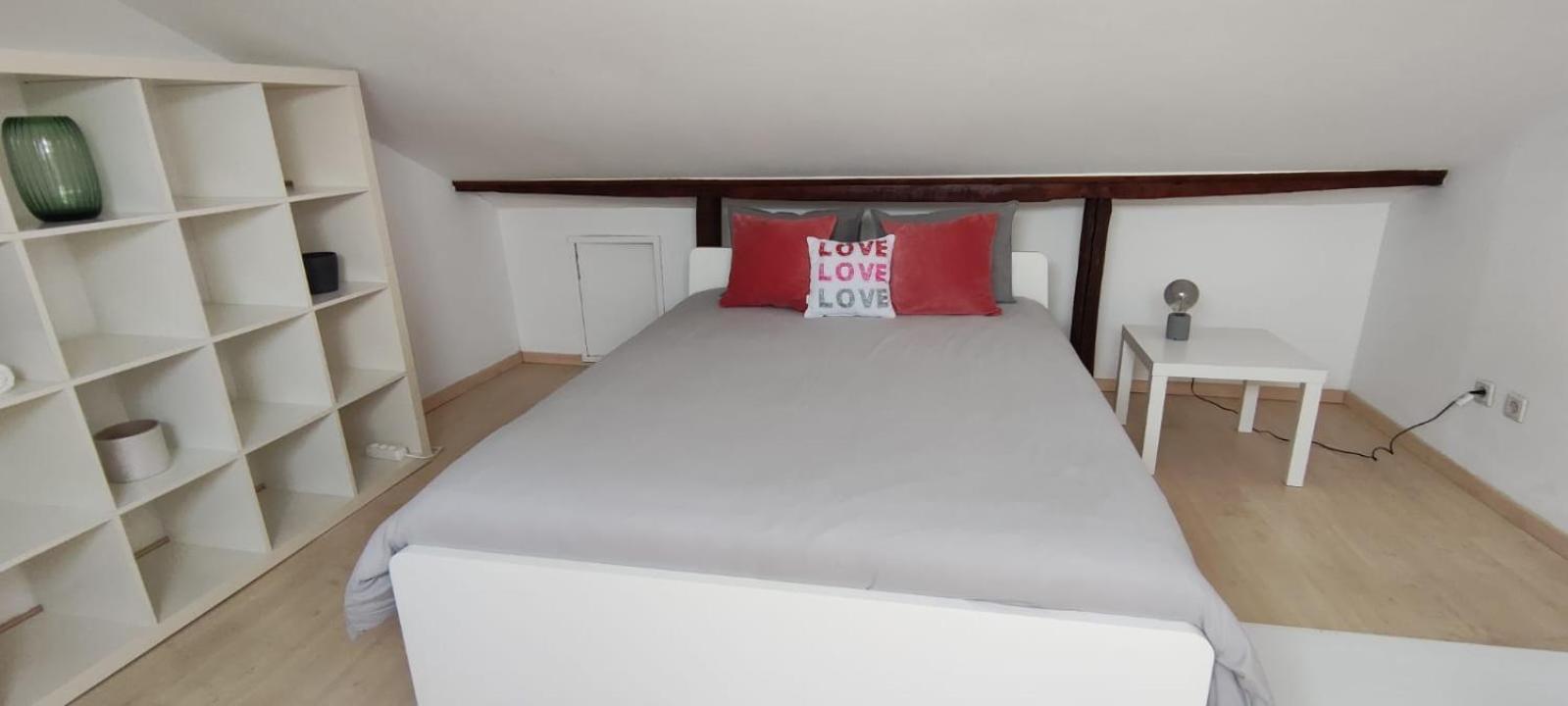 Quarto Aconchegante Com Varanda E Vista No Chiado * Lisboa