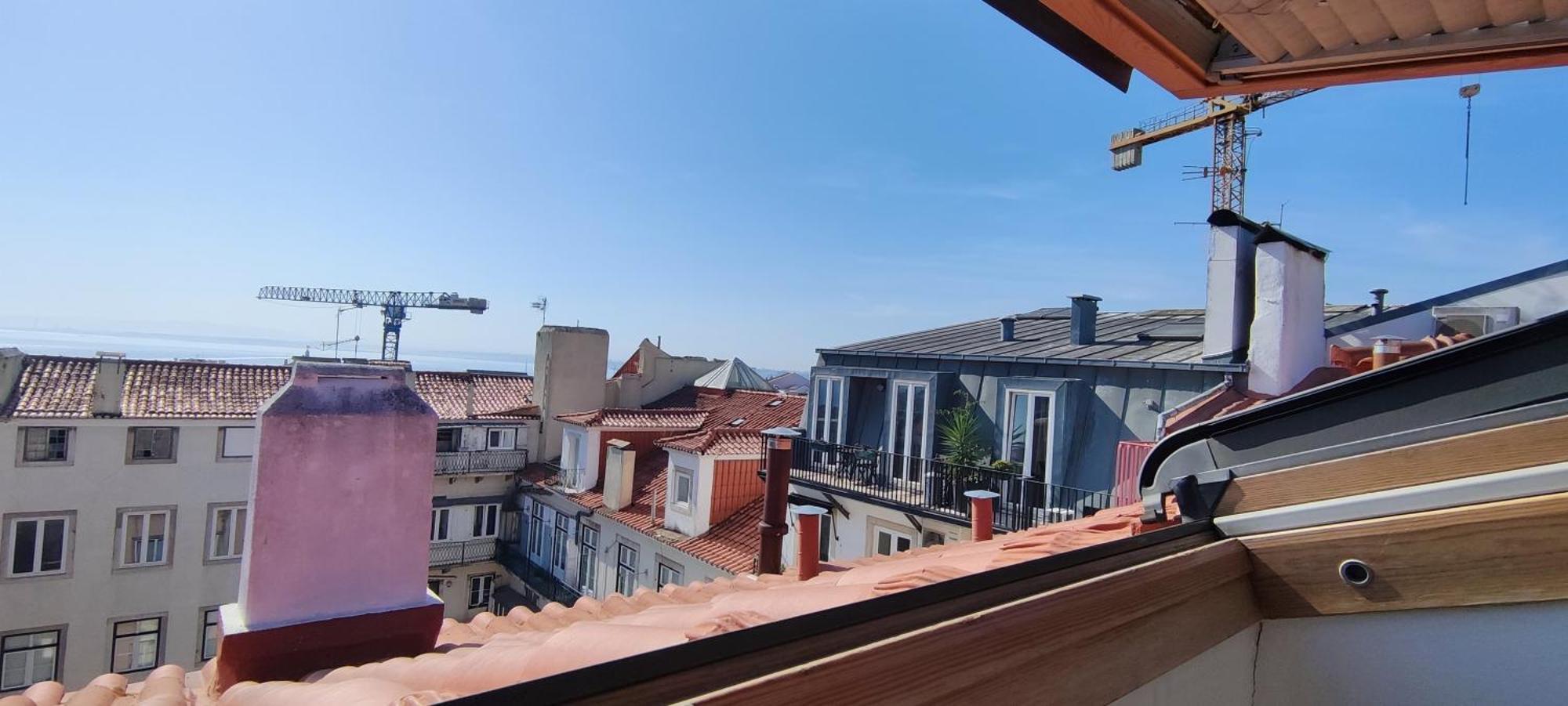 Quarto Aconchegante Com Varanda E Vista No Chiado Lisboa